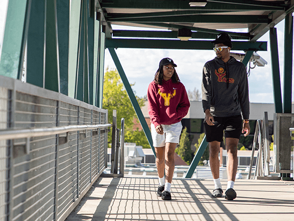 Yakima Valley College students walking